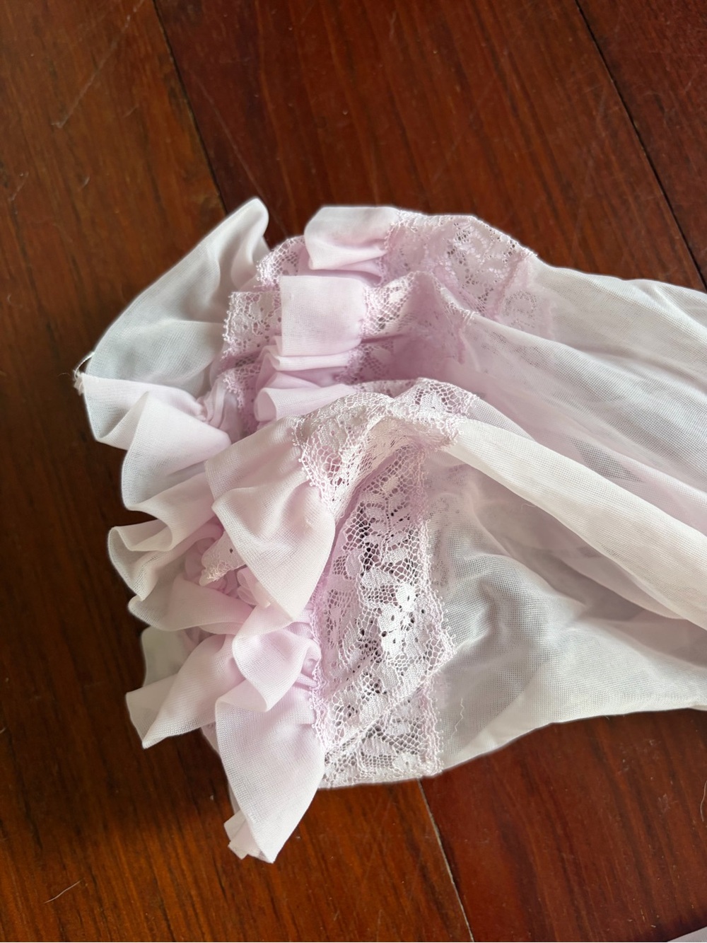 Sheer Vintage Lavender and Ivory nightgown and robe - Picture 5 of 7